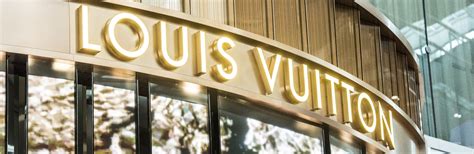 louis vuitton heathrow t2.